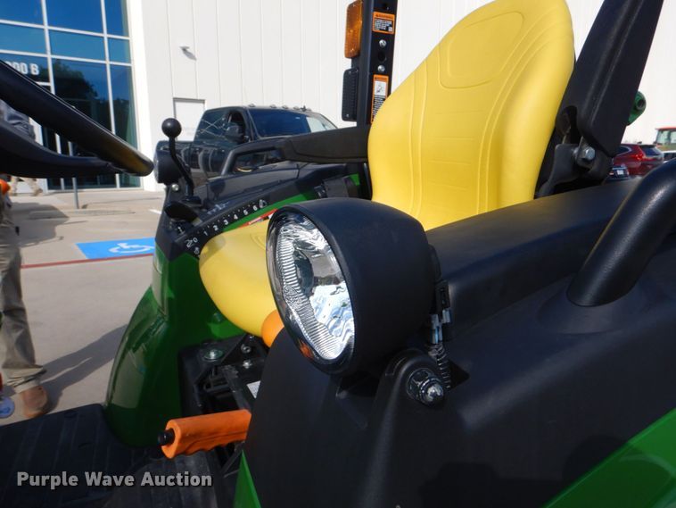 image for item DO1650 2022 John Deere 2038R  MFWD tractor