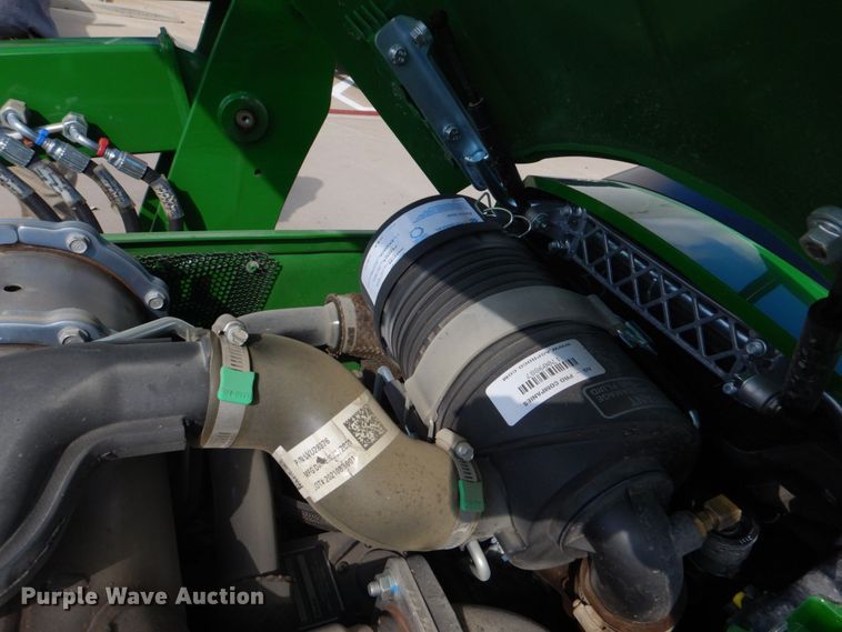 image for item DO1650 2022 John Deere 2038R  MFWD tractor