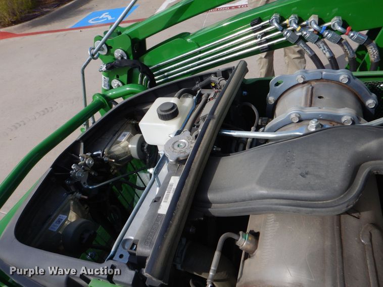 image for item DO1650 2022 John Deere 2038R  MFWD tractor