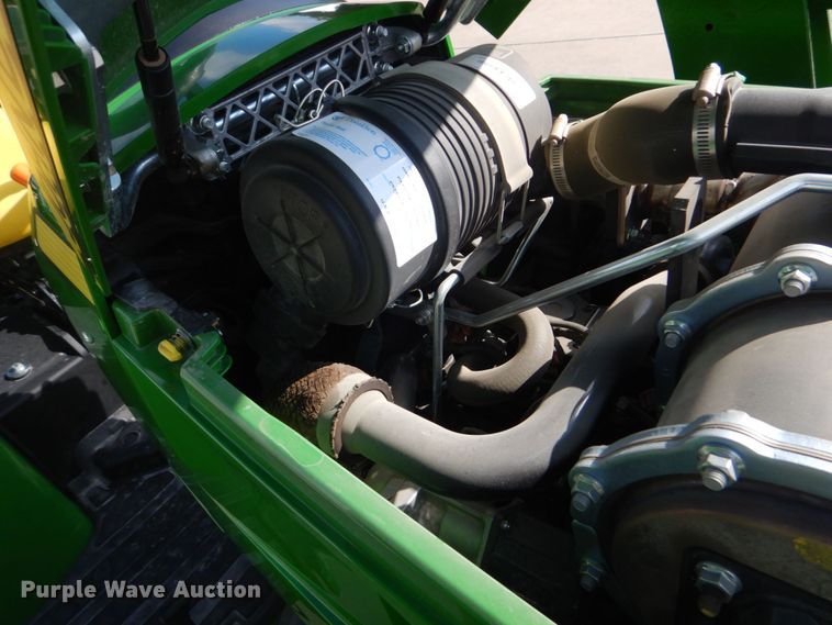 image for item DO1650 2022 John Deere 2038R  MFWD tractor