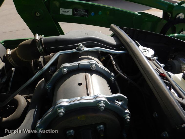 image for item DO1650 2022 John Deere 2038R  MFWD tractor