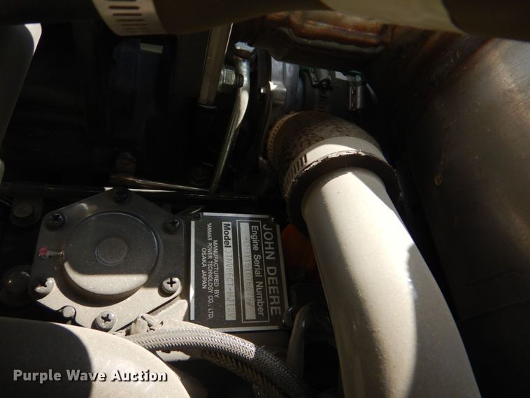 image for item DO1650 2022 John Deere 2038R  MFWD tractor