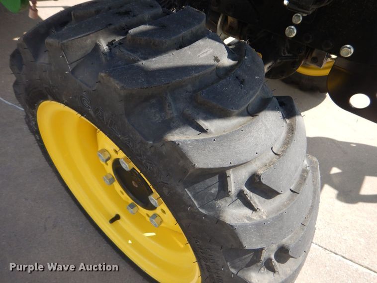 image for item DO1650 2022 John Deere 2038R  MFWD tractor