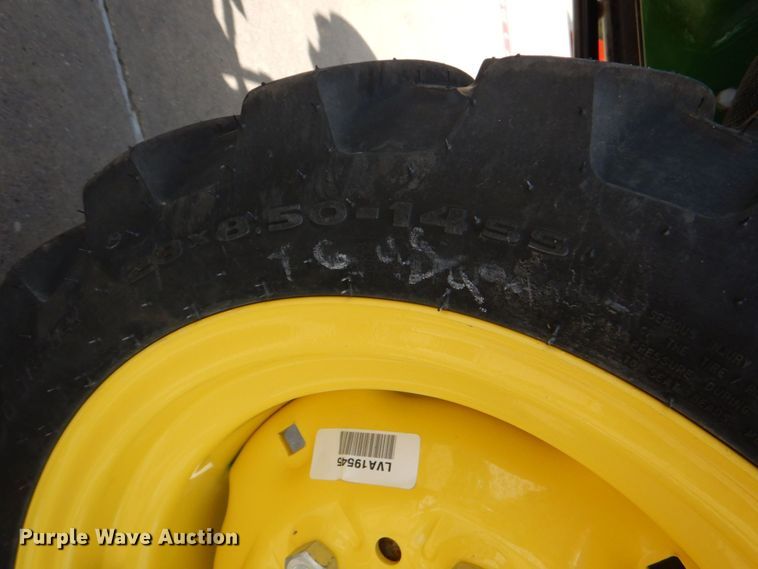 image for item DO1650 2022 John Deere 2038R  MFWD tractor