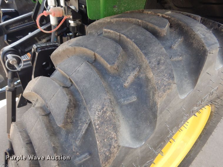 image for item DO1650 2022 John Deere 2038R  MFWD tractor