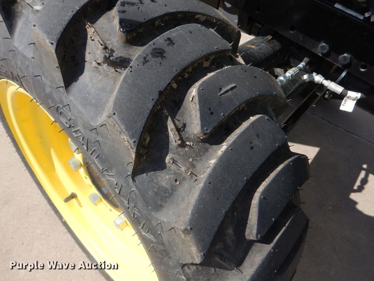 image for item DO1650 2022 John Deere 2038R  MFWD tractor