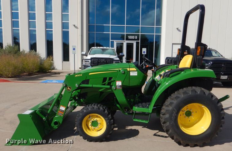 image for item DO1651 2021 John Deere 3043D  MFWD tractor