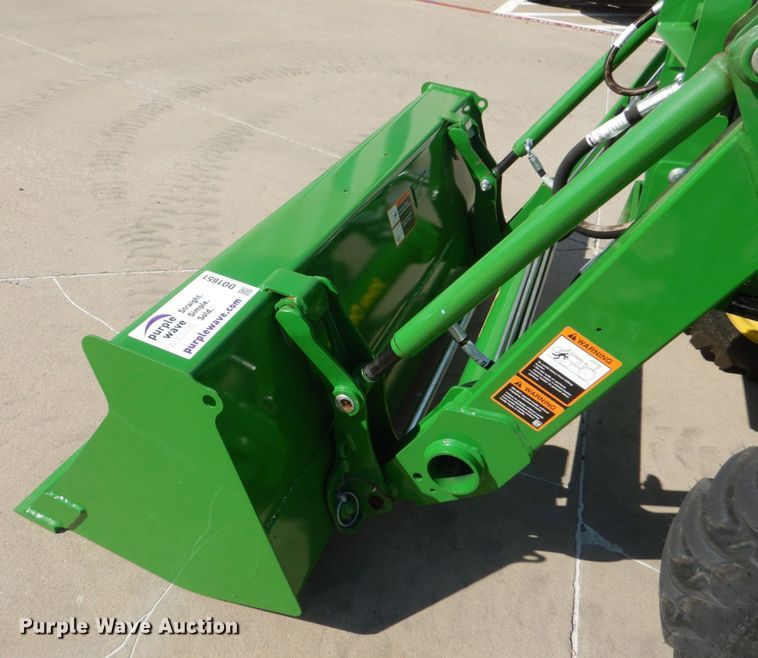 image for item DO1651 2021 John Deere 3043D  MFWD tractor