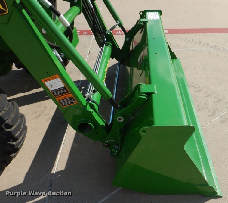 image for item DO1651 2021 John Deere 3043D  MFWD tractor