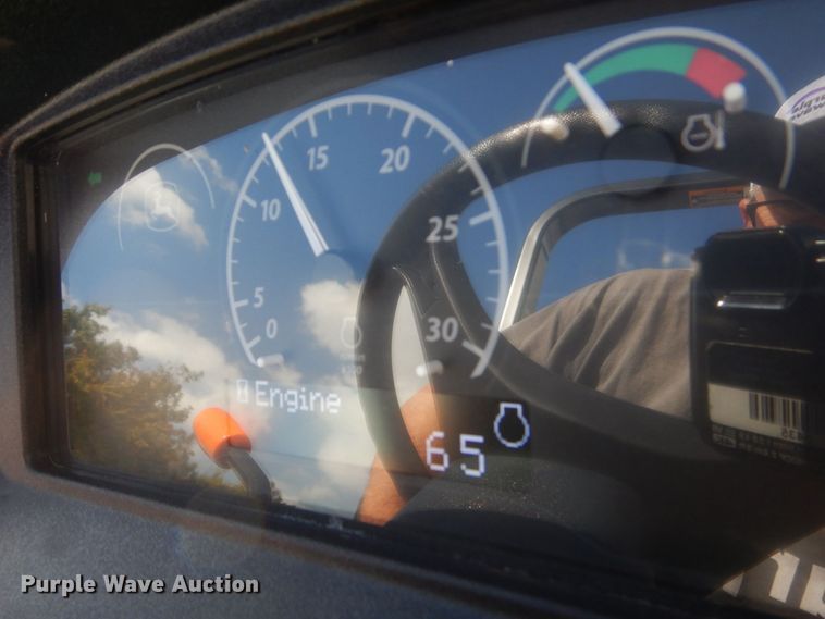 image for item DO1651 2021 John Deere 3043D  MFWD tractor