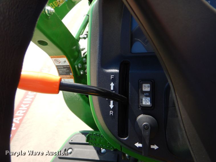 image for item DO1651 2021 John Deere 3043D  MFWD tractor