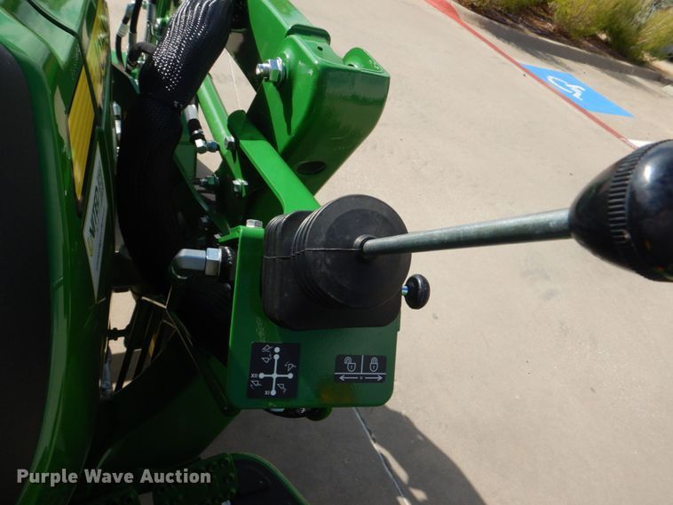 image for item DO1651 2021 John Deere 3043D  MFWD tractor