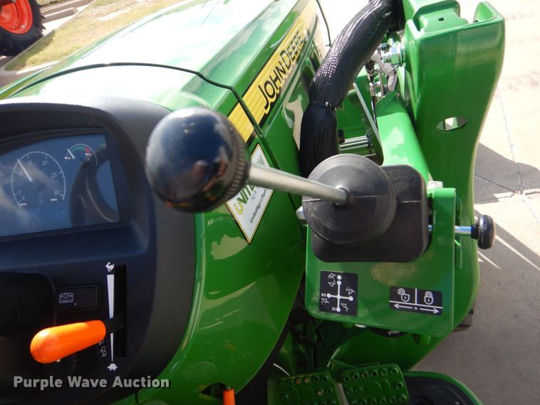 image for item DO1651 2021 John Deere 3043D  MFWD tractor
