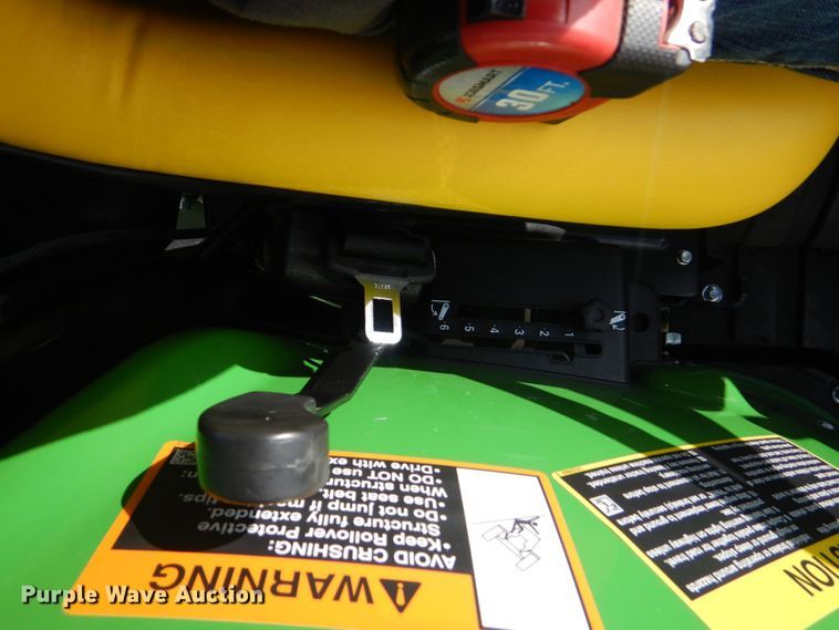 image for item DO1651 2021 John Deere 3043D  MFWD tractor