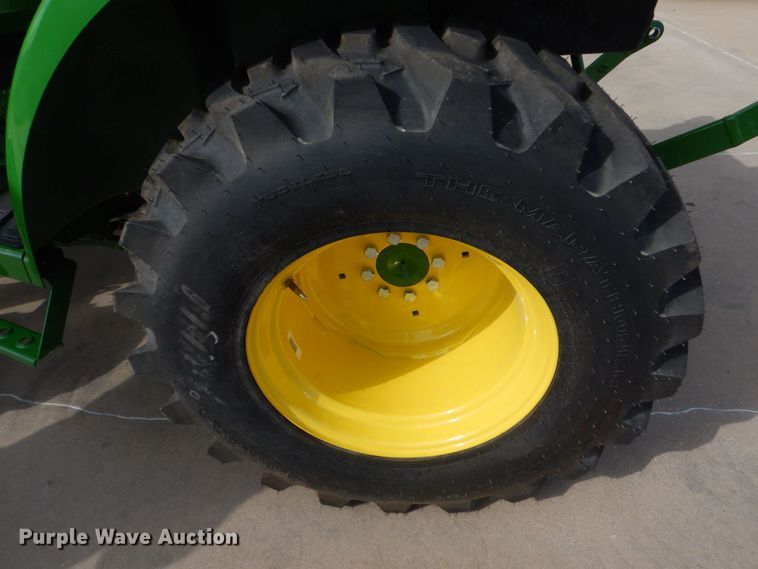 image for item DO1651 2021 John Deere 3043D  MFWD tractor