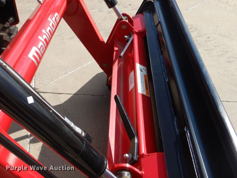 image for item DO1652 2022 Mahindra 1640 HST  MFWD tractor