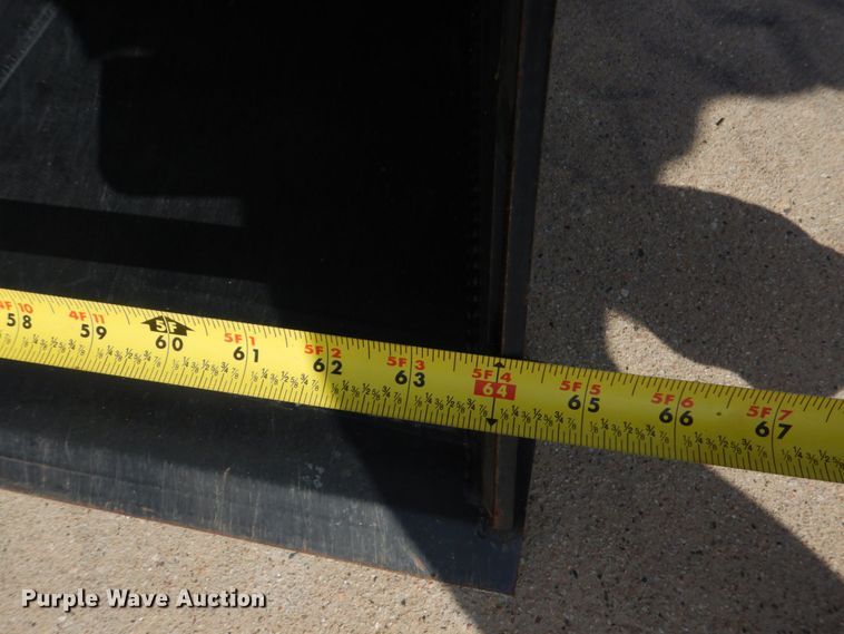 image for item DO1652 2022 Mahindra 1640 HST  MFWD tractor