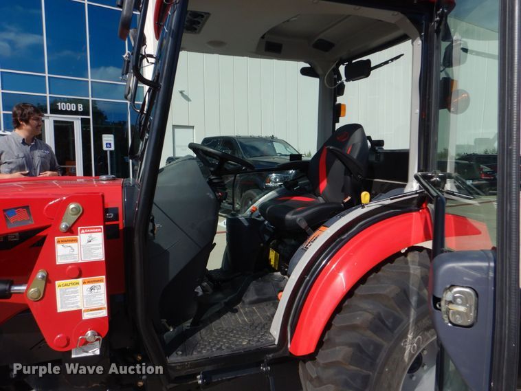 image for item DO1652 2022 Mahindra 1640 HST  MFWD tractor