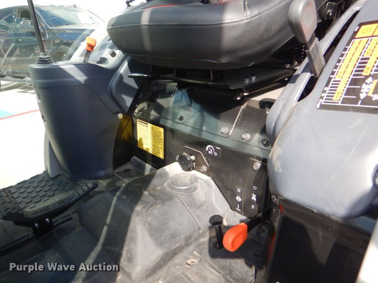 image for item DO1652 2022 Mahindra 1640 HST  MFWD tractor