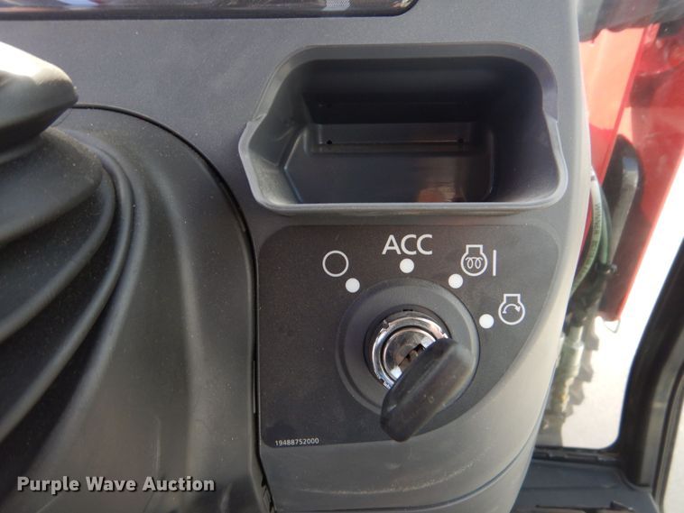 image for item DO1652 2022 Mahindra 1640 HST  MFWD tractor