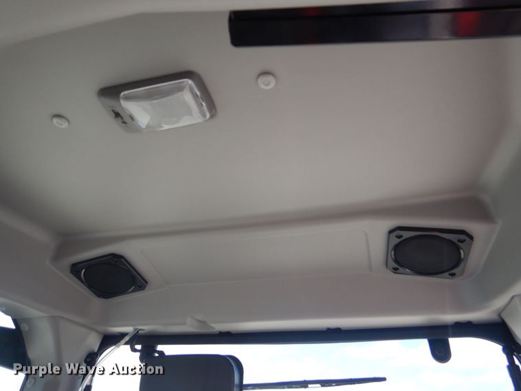 image for item DO1652 2022 Mahindra 1640 HST  MFWD tractor