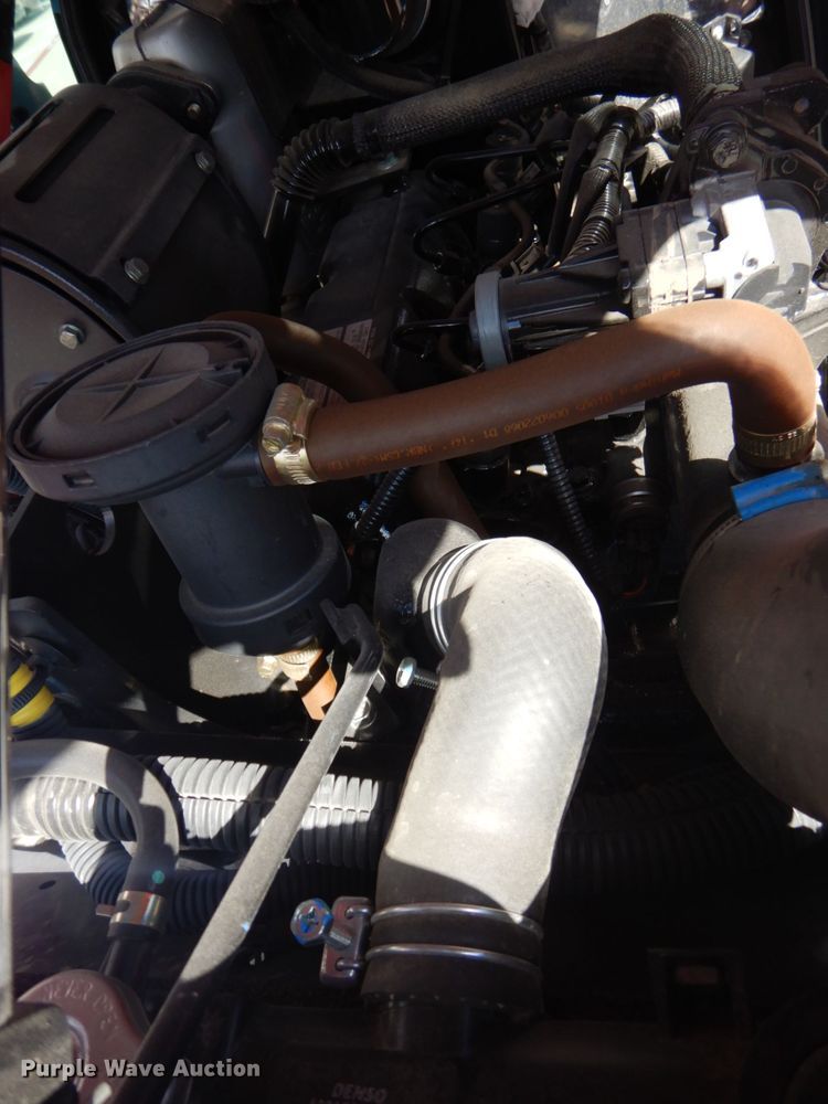 image for item DO1652 2022 Mahindra 1640 HST  MFWD tractor