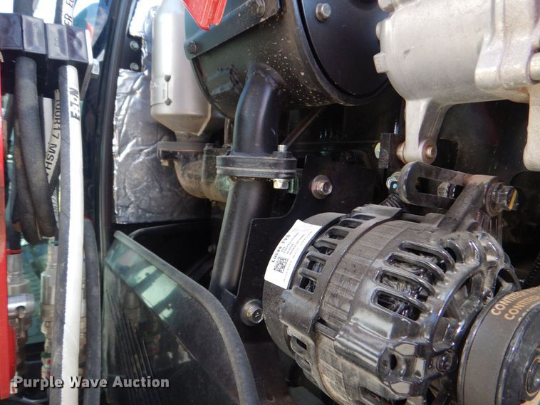 image for item DO1652 2022 Mahindra 1640 HST  MFWD tractor