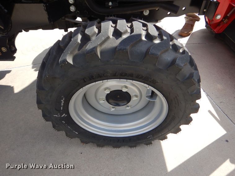 image for item DO1652 2022 Mahindra 1640 HST  MFWD tractor