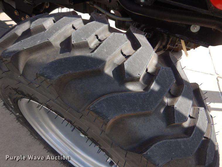 image for item DO1652 2022 Mahindra 1640 HST  MFWD tractor