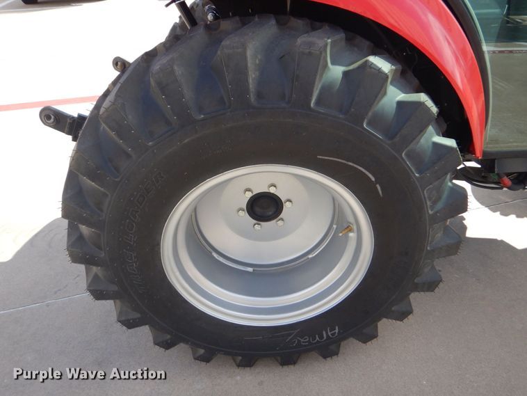 image for item DO1652 2022 Mahindra 1640 HST  MFWD tractor