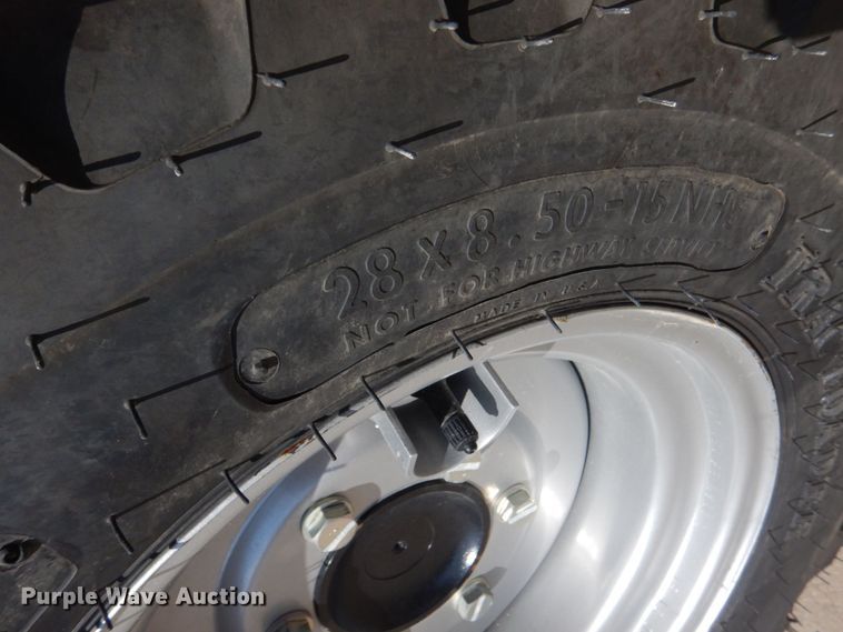 image for item DO1652 2022 Mahindra 1640 HST  MFWD tractor