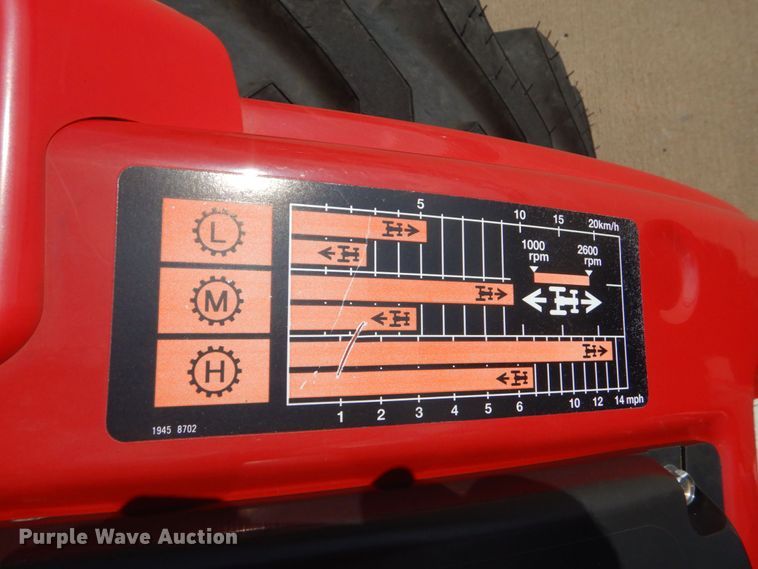 image for item DO1653 2022 Mahindra 1626 HST  MFWD tractor