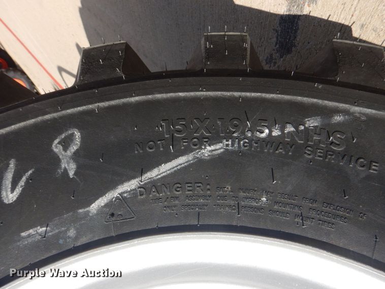 image for item DO1653 2022 Mahindra 1626 HST  MFWD tractor