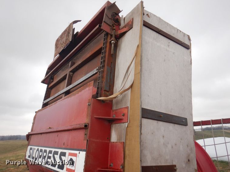 image for item DP0420 Silopress XPIII  silage bagger