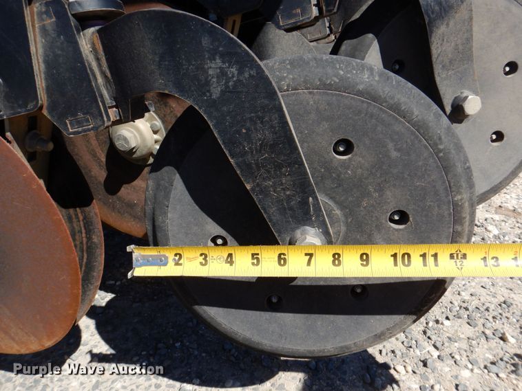 image for item DQ1872 2014 Landoll 5531  grain drill