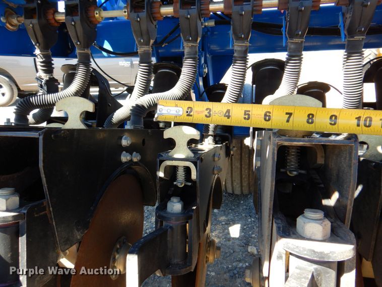 image for item DQ1872 2014 Landoll 5531  grain drill