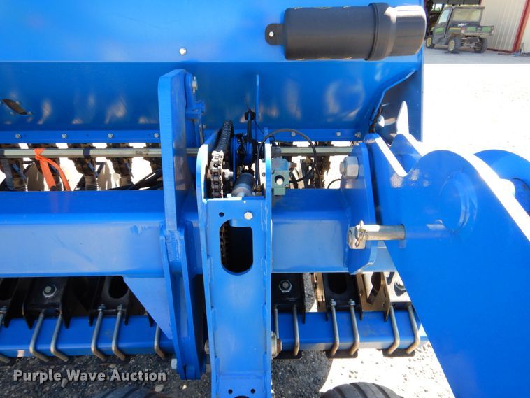 image for item DQ1872 2014 Landoll 5531  grain drill