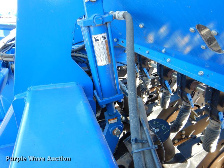 image for item DQ1872 2014 Landoll 5531  grain drill