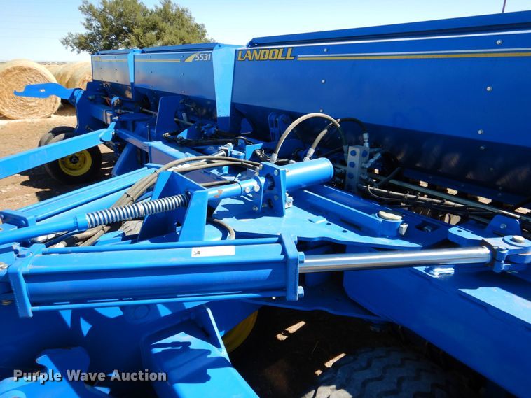 image for item DQ1872 2014 Landoll 5531  grain drill