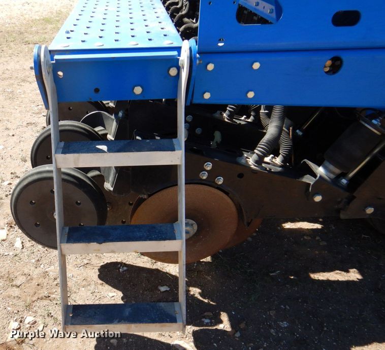 image for item DQ1872 2014 Landoll 5531  grain drill