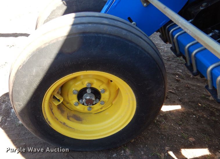 image for item DQ1872 2014 Landoll 5531  grain drill