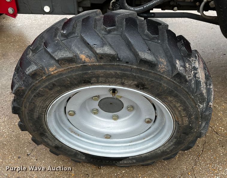 image for item DQ1888 2008 Mahindra 2525  MFWD tractor