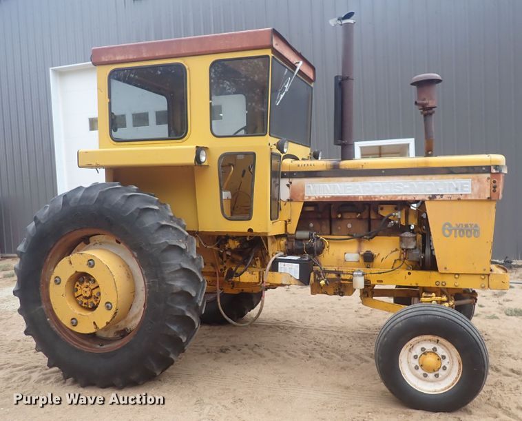 image for item DQ3091 1969 Minneapolis Moline G1000 Vista  tractor
