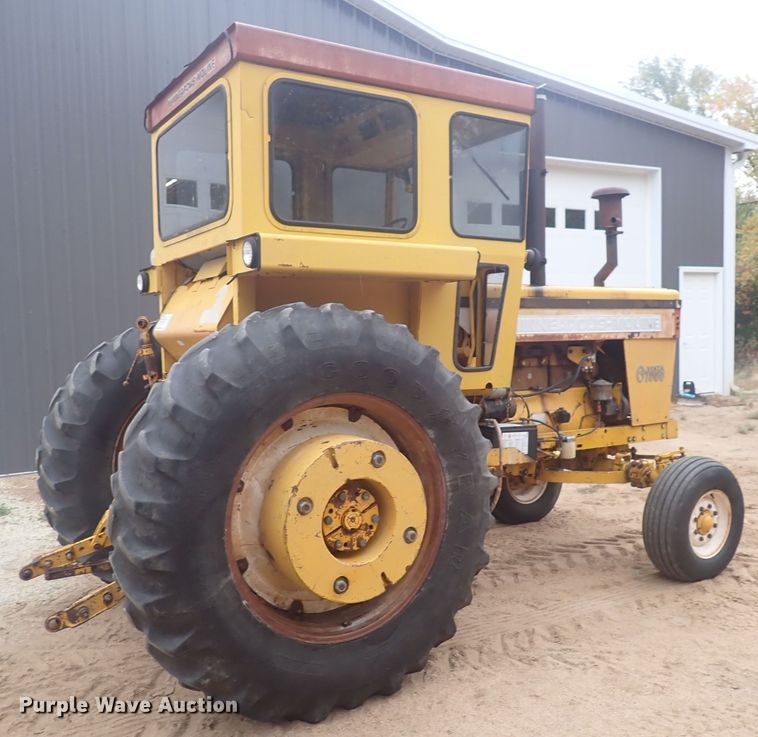 image for item DQ3091 1969 Minneapolis Moline G1000 Vista  tractor