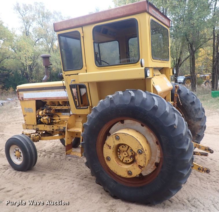 image for item DQ3091 1969 Minneapolis Moline G1000 Vista  tractor