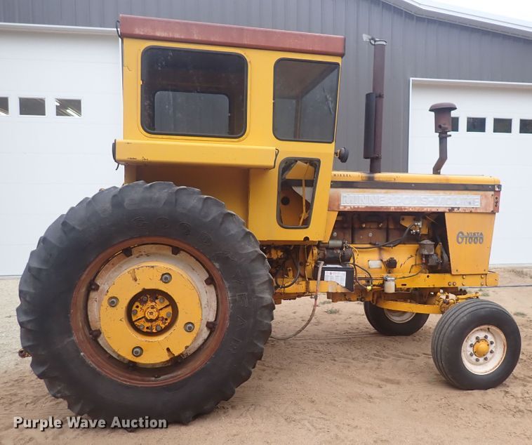 image for item DQ3091 1969 Minneapolis Moline G1000 Vista  tractor