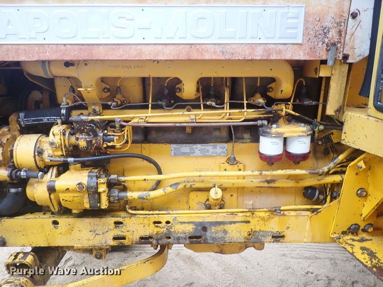 image for item DQ3091 1969 Minneapolis Moline G1000 Vista  tractor