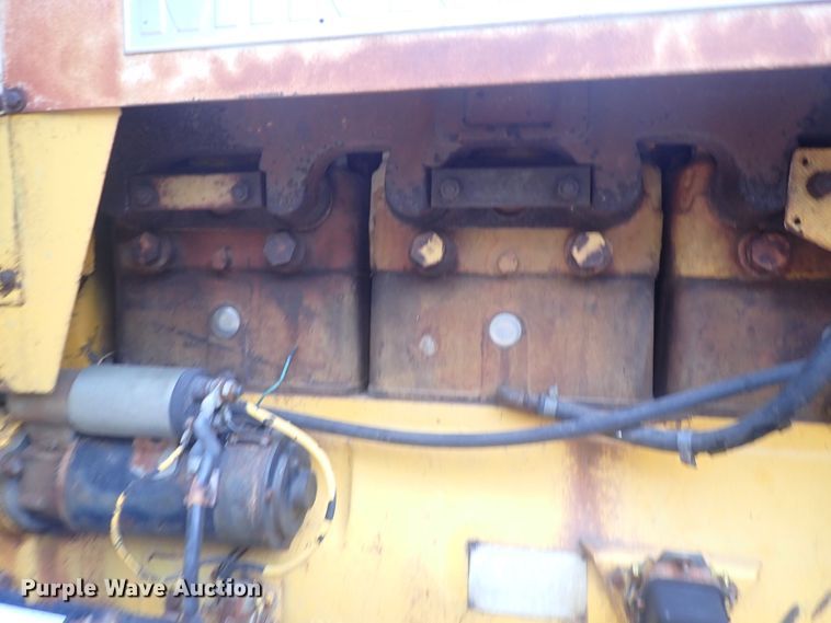 image for item DQ3091 1969 Minneapolis Moline G1000 Vista  tractor