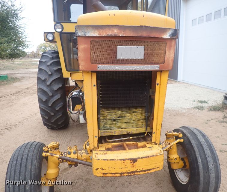 image for item DQ3091 1969 Minneapolis Moline G1000 Vista  tractor