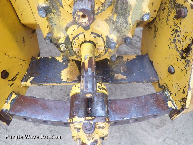 image for item DQ3091 1969 Minneapolis Moline G1000 Vista  tractor